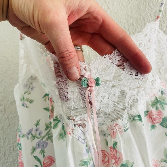 Vintage Cottagecore Floral NIghtgown - Picture 10 of 10